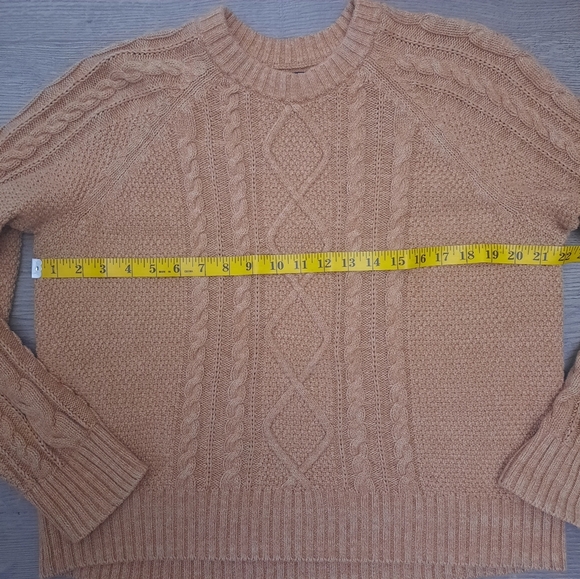 GAP Classic Cable Camel Heathered  Sweater - Picture 6 of 10